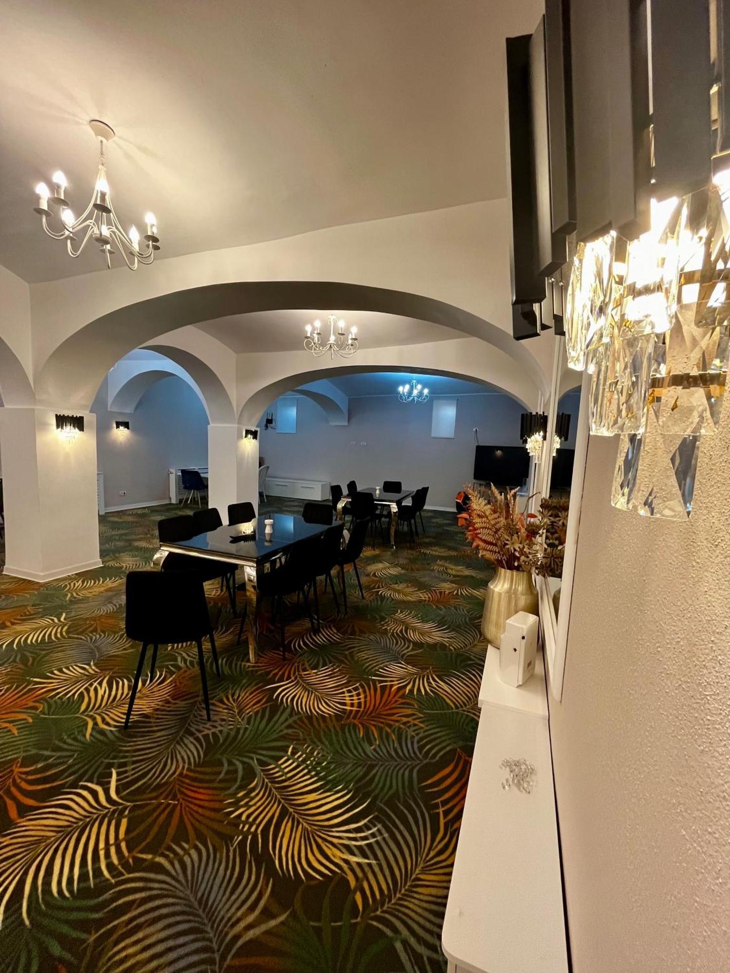 Cochet Boutique 호텔 Târgu Jiu 외부 사진